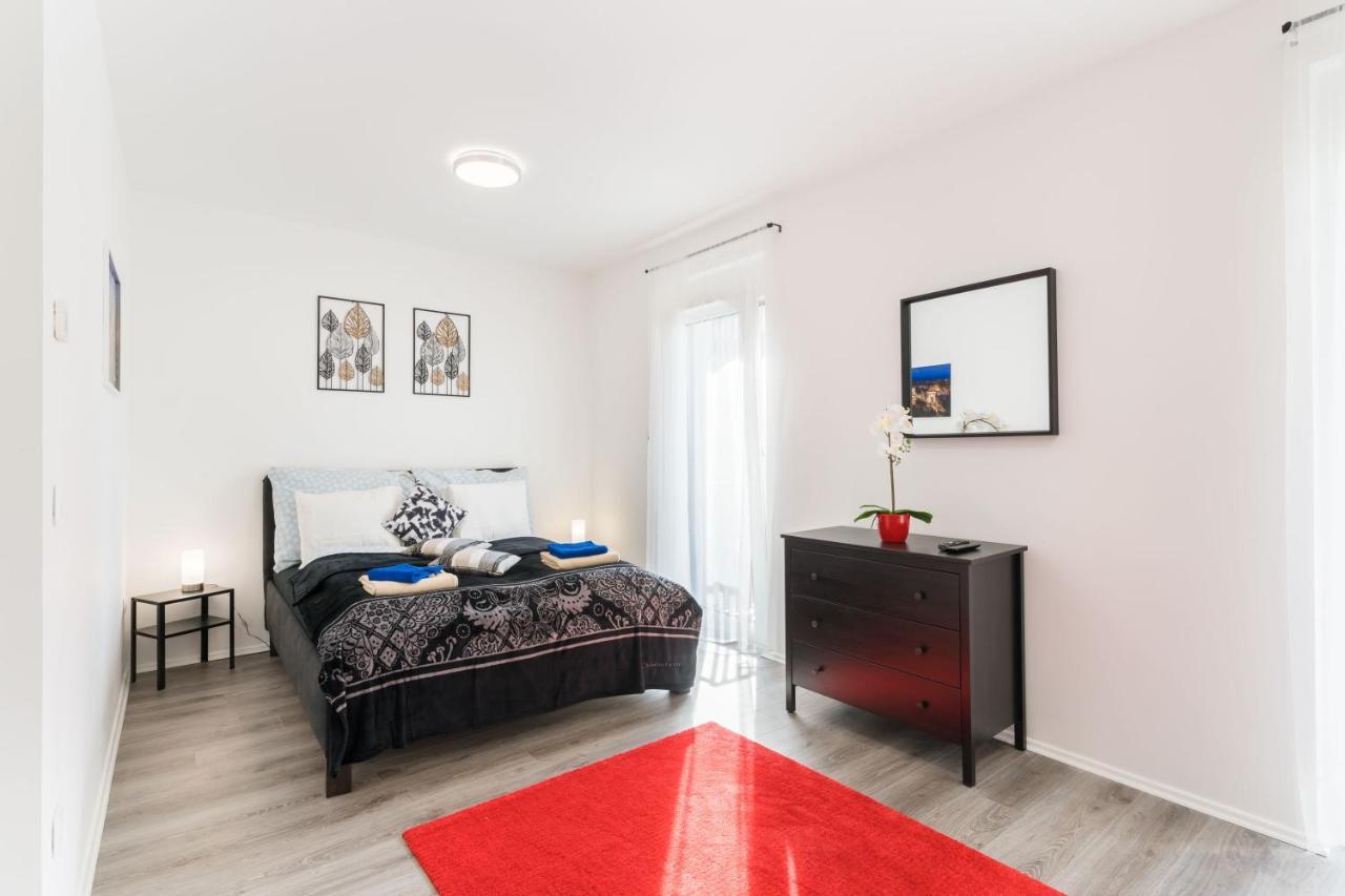 New Blue Danube Apartment With Balcony And Parking Budapeste Exterior foto