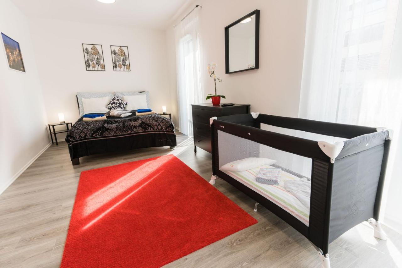 New Blue Danube Apartment With Balcony And Parking Budapeste Exterior foto
