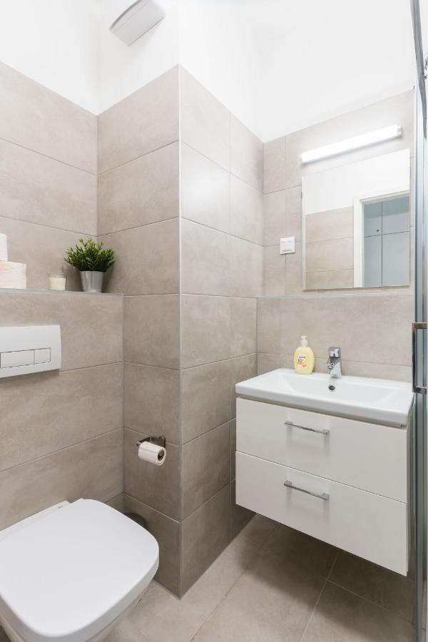New Blue Danube Apartment With Balcony And Parking Budapeste Exterior foto