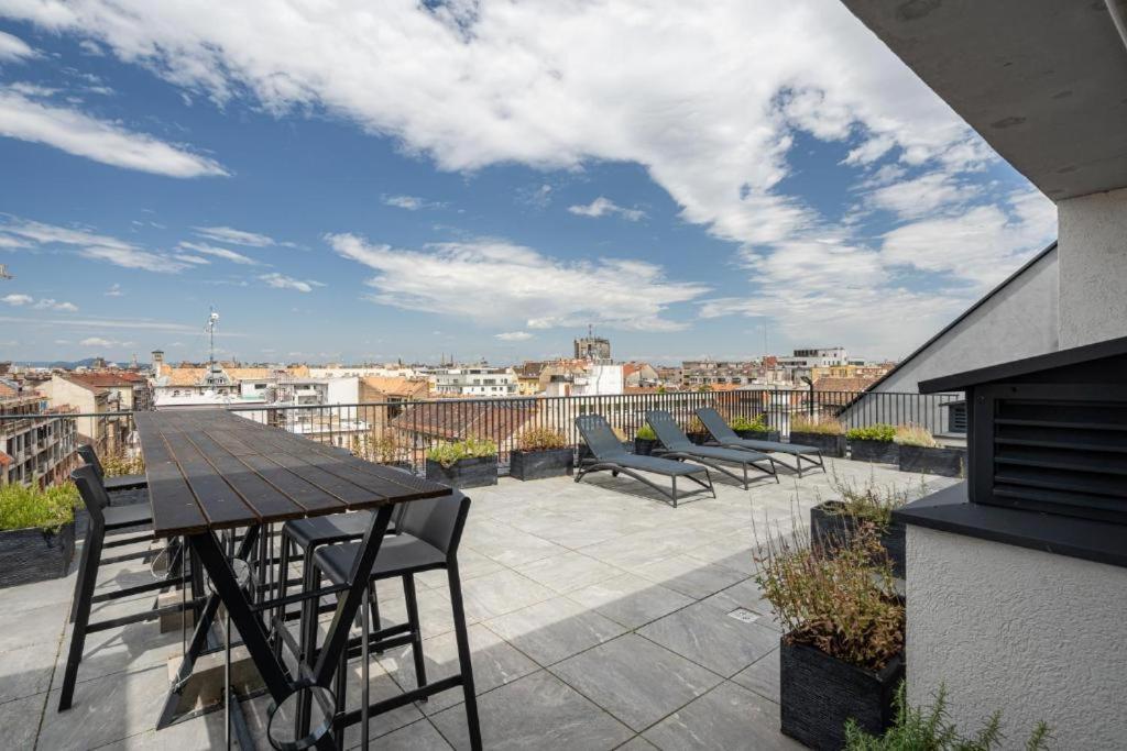 New Blue Danube Apartment With Balcony And Parking Budapeste Exterior foto