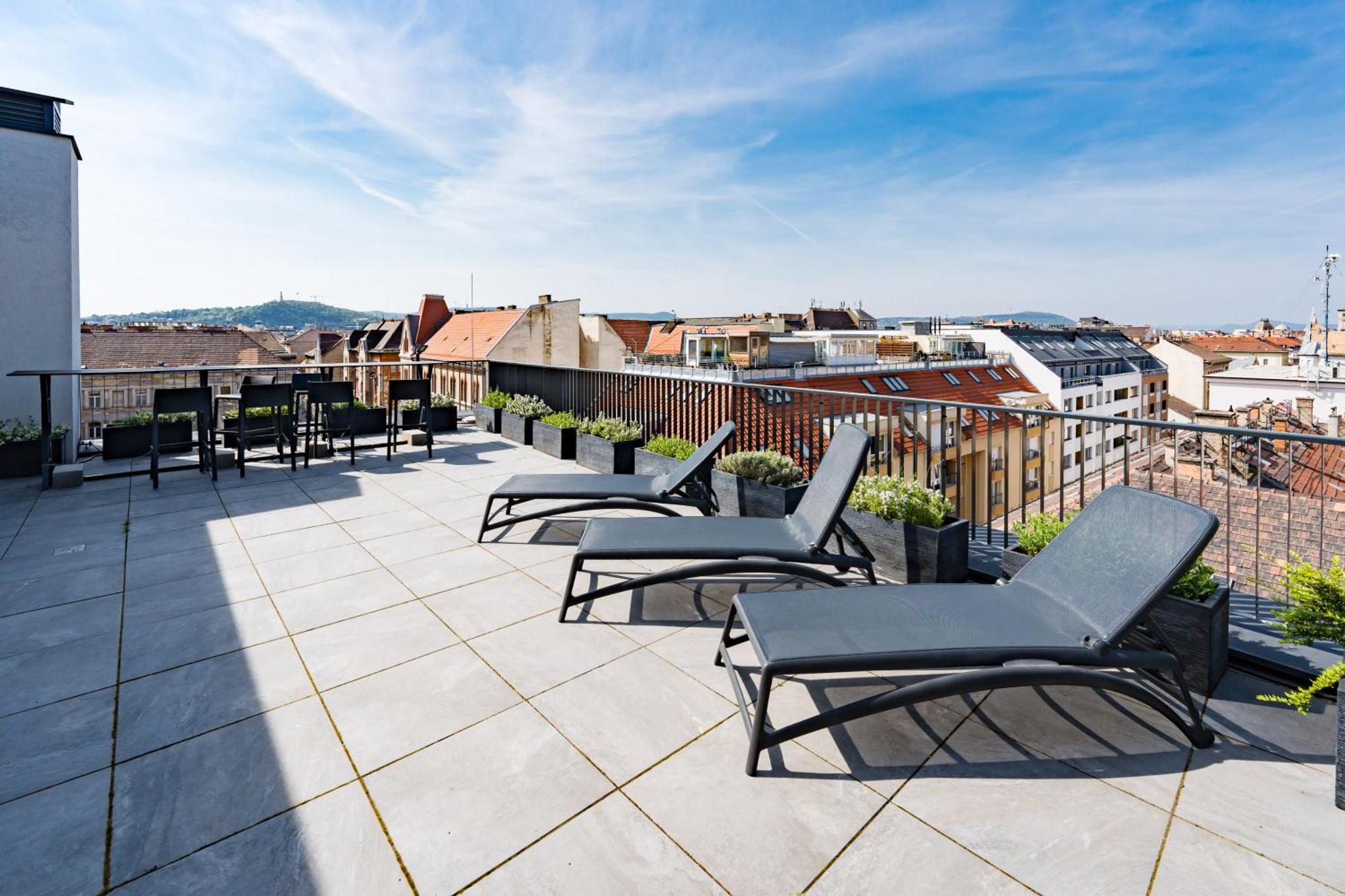 New Blue Danube Apartment With Balcony And Parking Budapeste Exterior foto